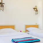 Bright Apartment With Large Balcony & Lagoon