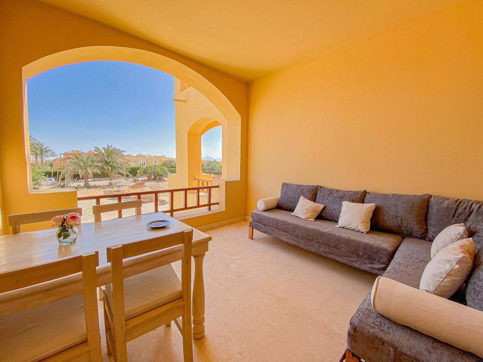 Bright With Large Balcony & Lagoon Appartement