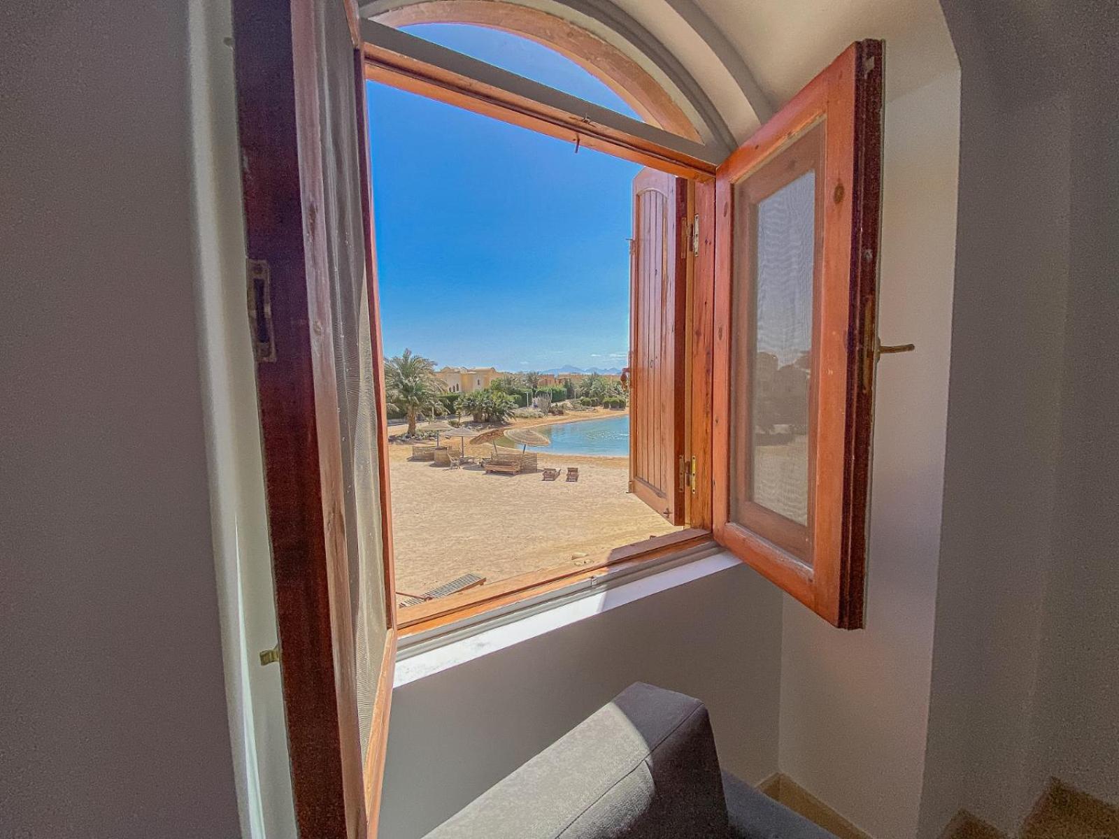 Appartement Bright With Large Balcony & Lagoon Hurghada
